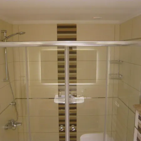 Wonderful 2 Bed First Floor Home In An Outstanding Community, Ticks Every Box 시데