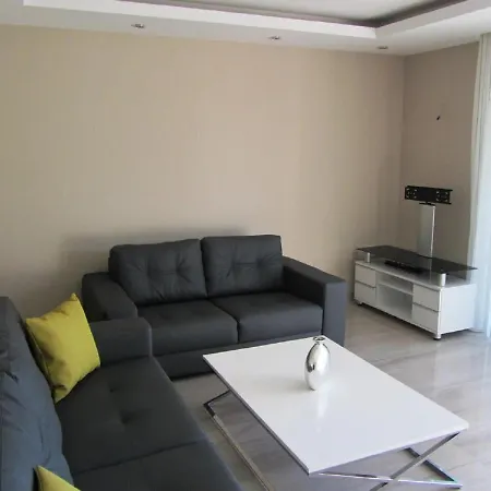 Apartment Wonderful 2 Bed First Floor Home In An Outstanding Community, Ticks Every Box Side